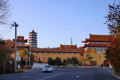 Неработающий Lingbao Temple...